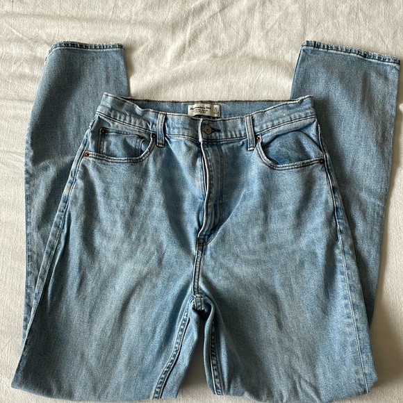 Abercrombie & Fitch Jeans - Picture 1 of 6